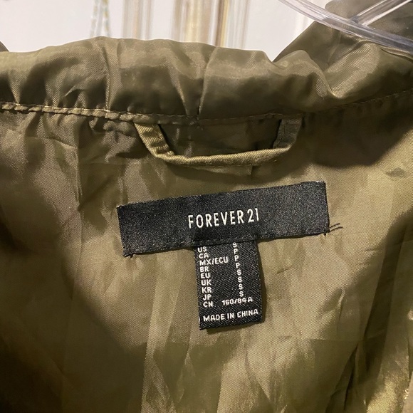 Green jacket - Picture 3 of 3